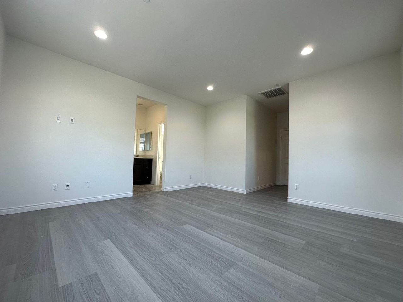 5846 Ginger Dr - Photo 6 of 21