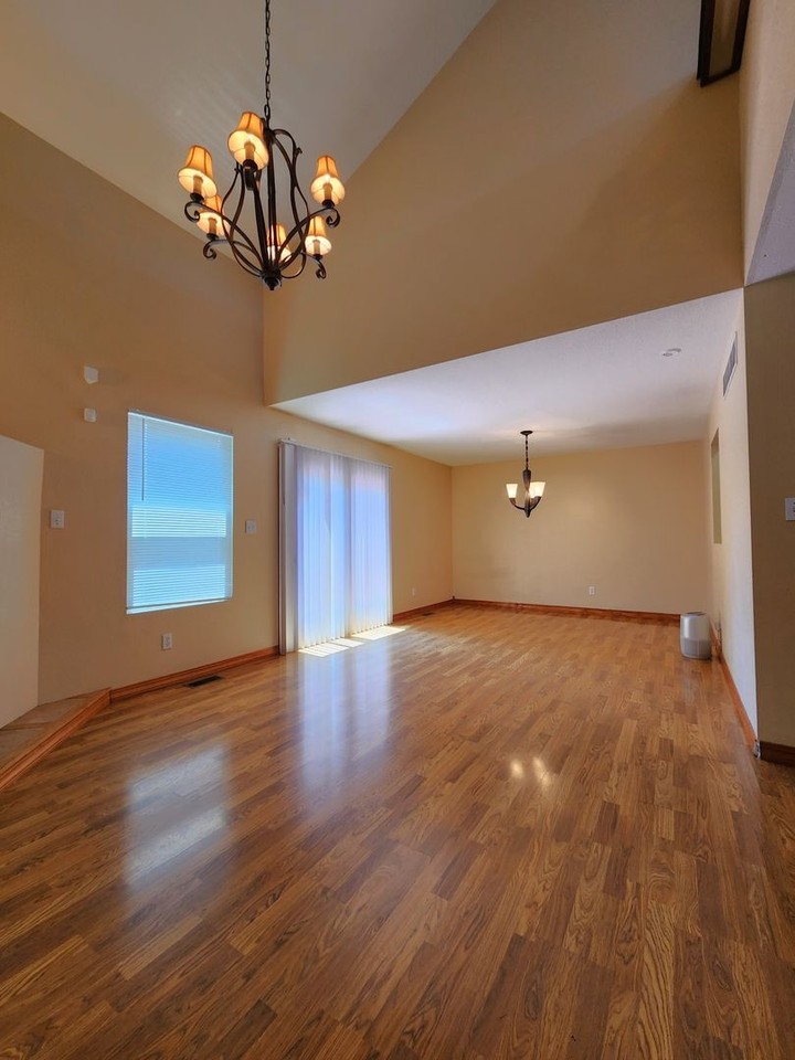 7317 Sw 23rd St - Photo 2 of 26