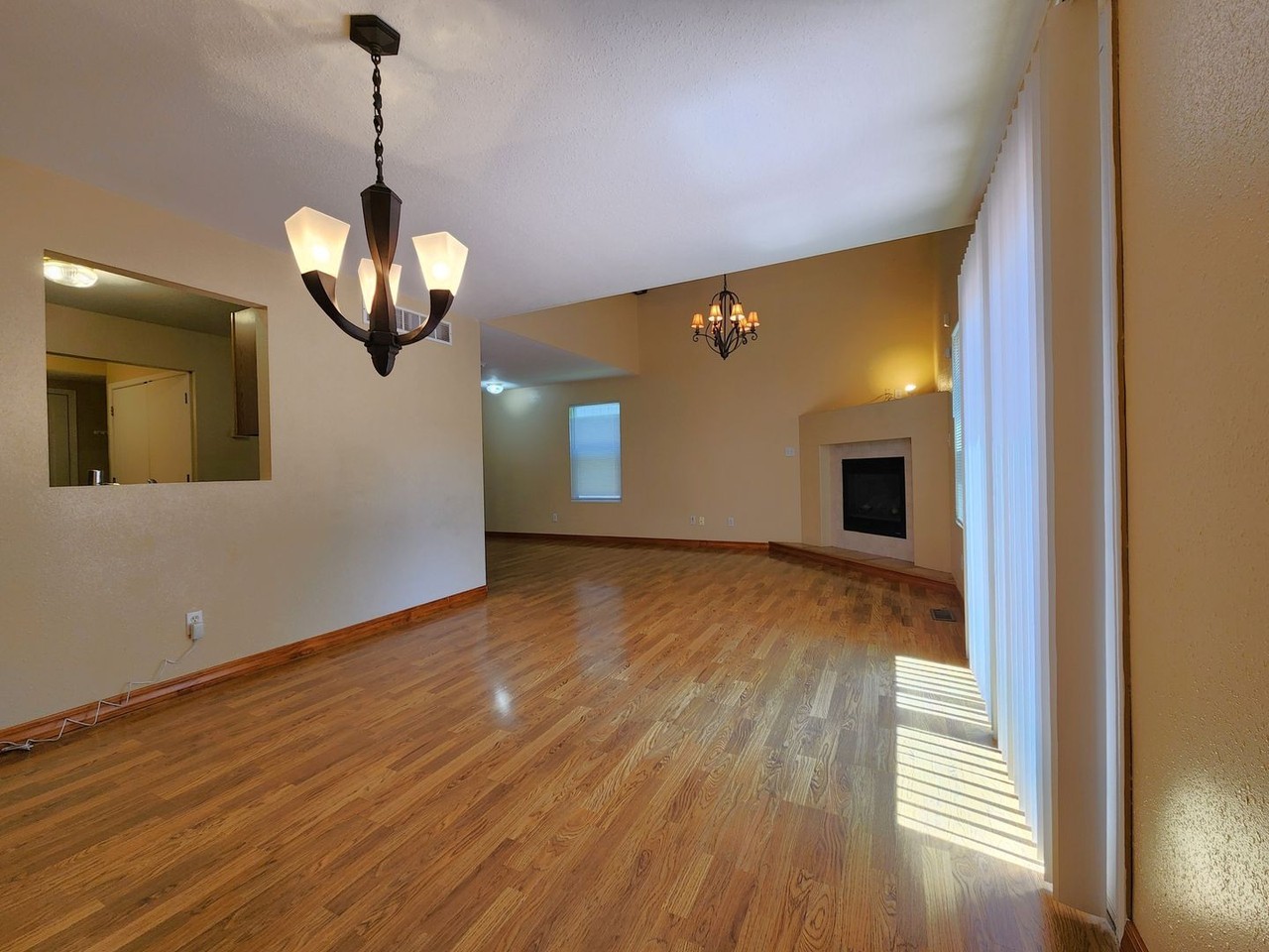 7317 Sw 23rd St - Photo 6 of 26