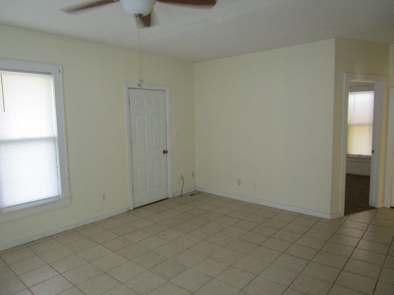 219 N 7th St - Photo 3 of 20