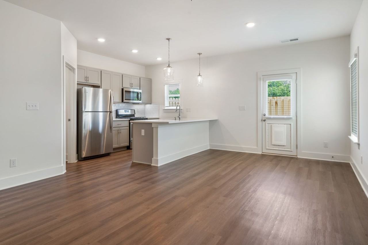 133 Huntley Dr - Photo 5 of 28