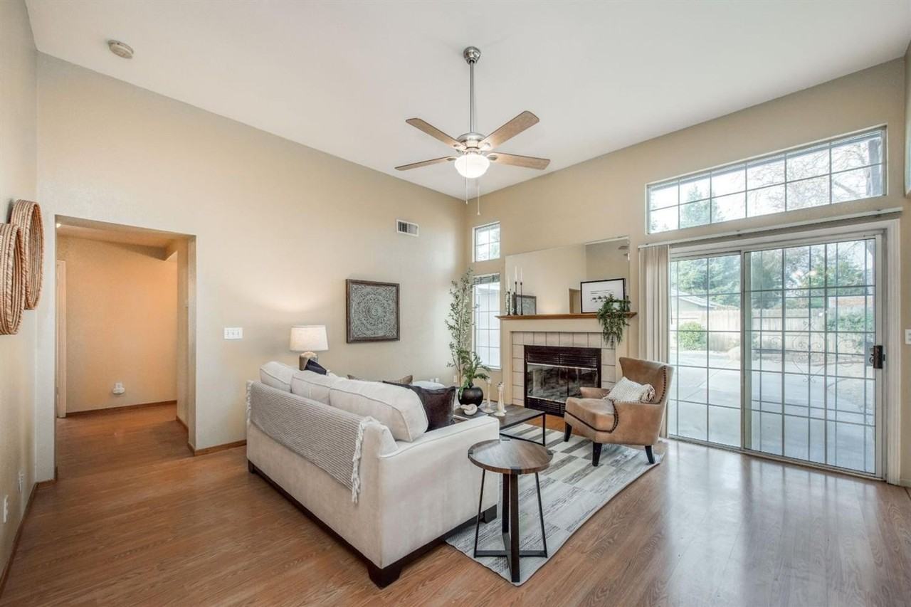 2559 Dennis Ave - Photo 2 of 29