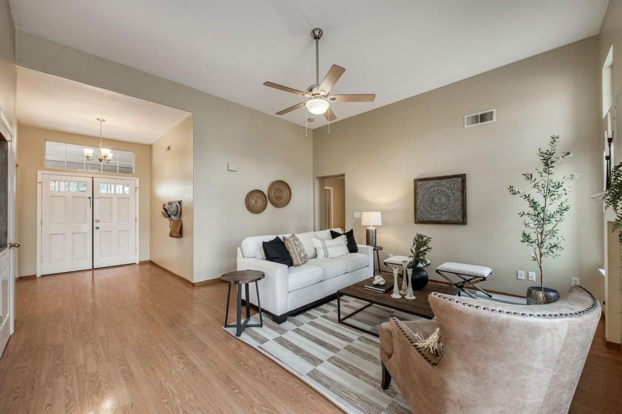 2559 Dennis Ave - Photo 3 of 29