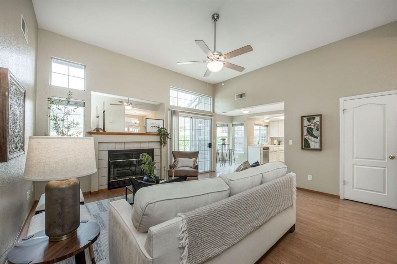 2559 Dennis Ave - Photo 5 of 29