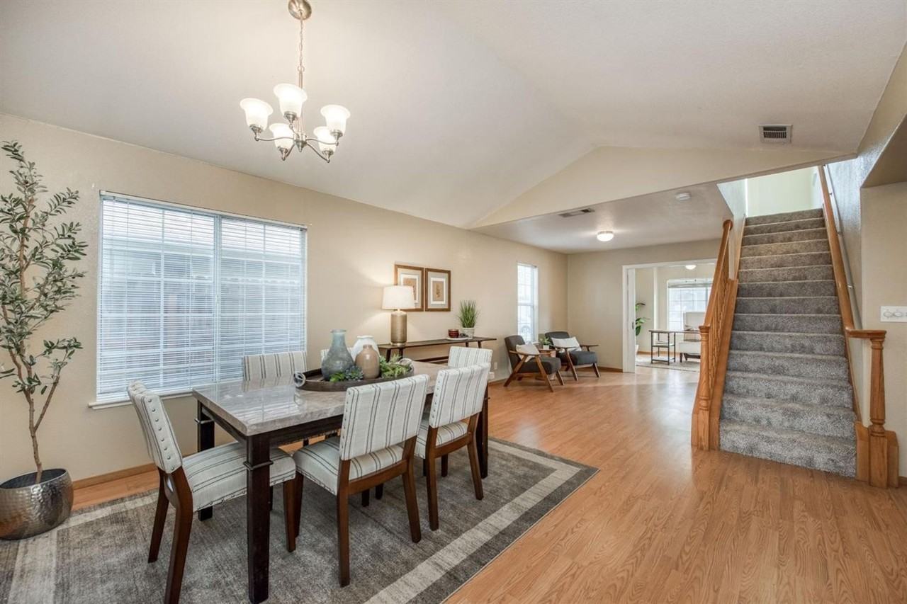 2559 Dennis Ave - Photo 6 of 29