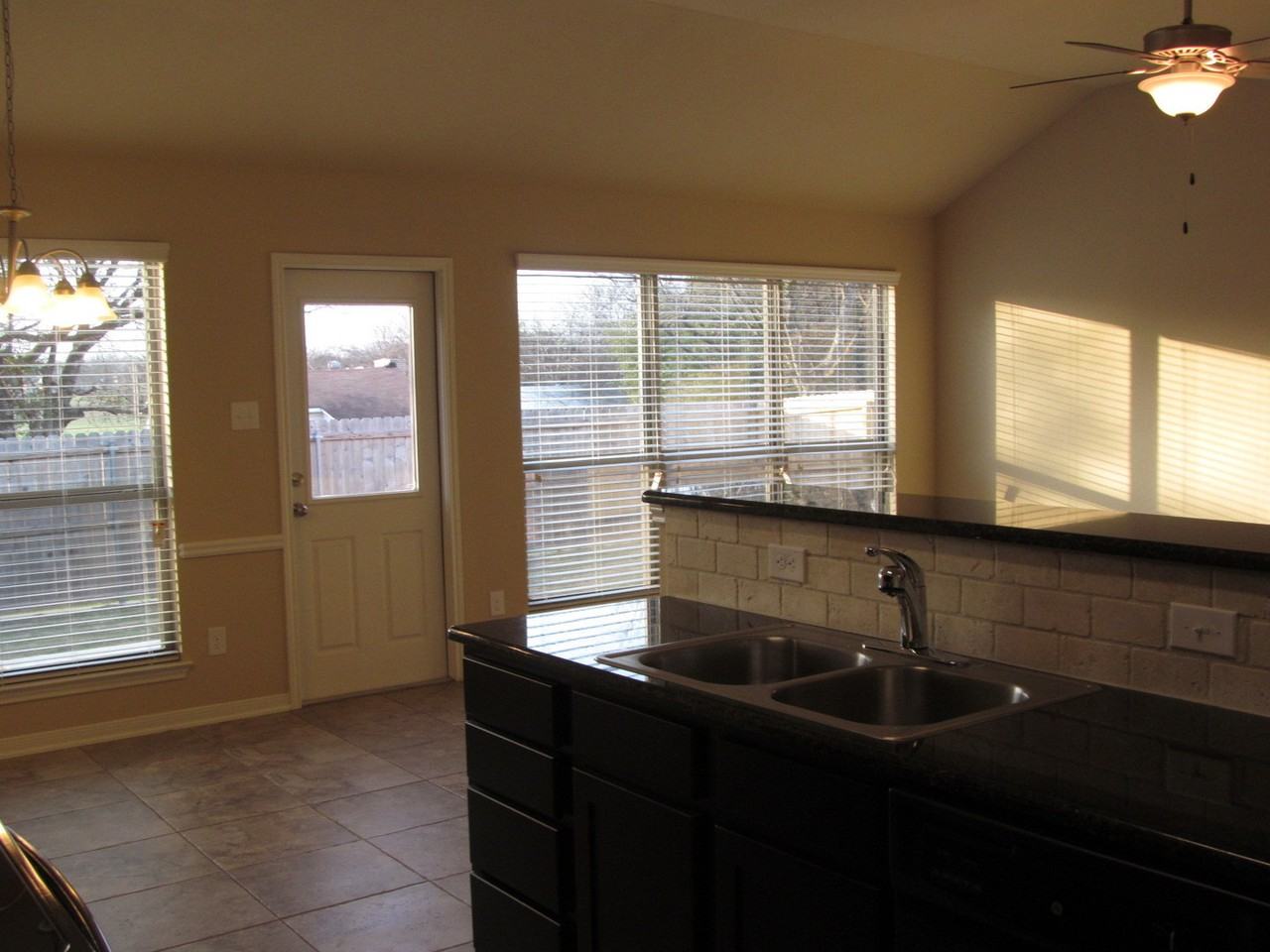 8131 Redbrush - Photo 4 of 17