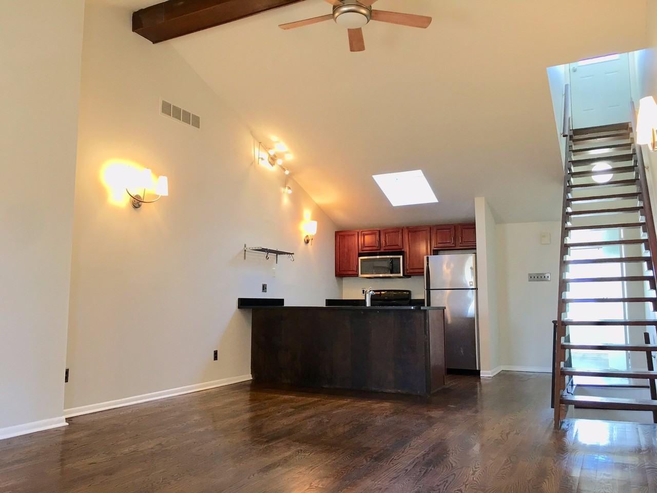 725 S 17th St #B - Photo 3 of 19