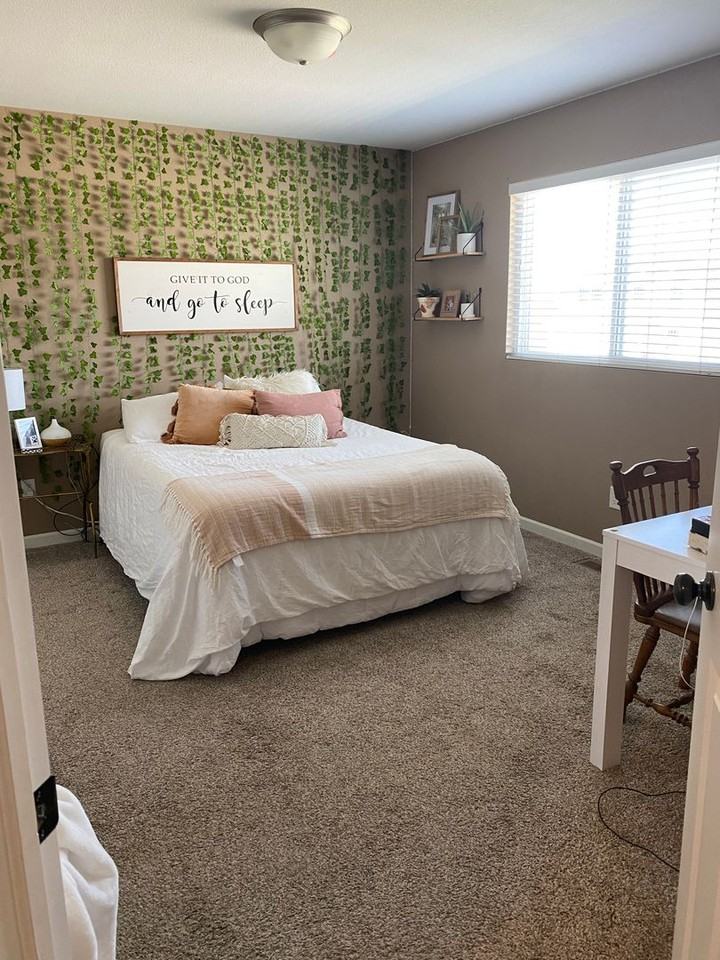 905 Bremner Ave - Photo 3 of 14