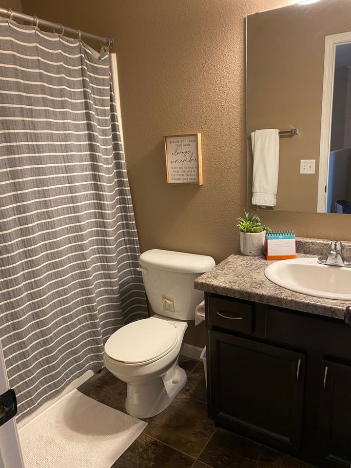 905 Bremner Ave - Photo 5 of 14