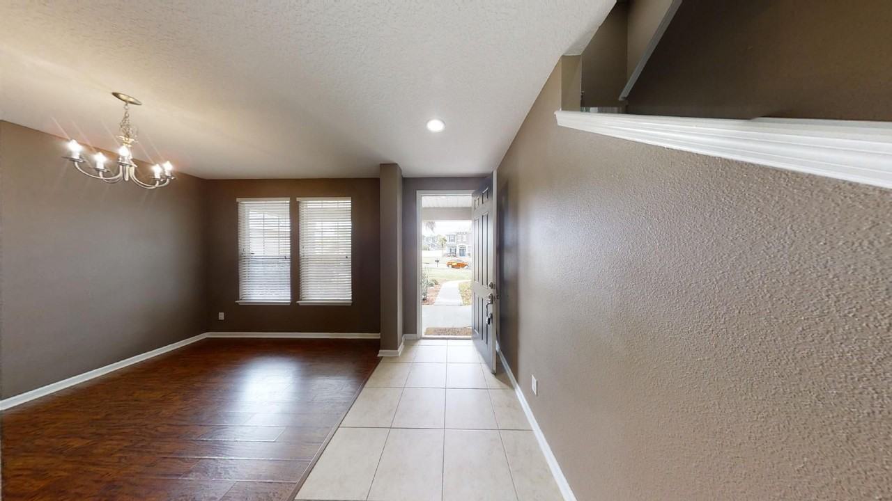 15695 Lexington Park Blvd - Photo 2 of 50