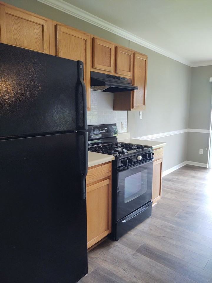 7302 Woodbourne Ln - Photo 2 of 17