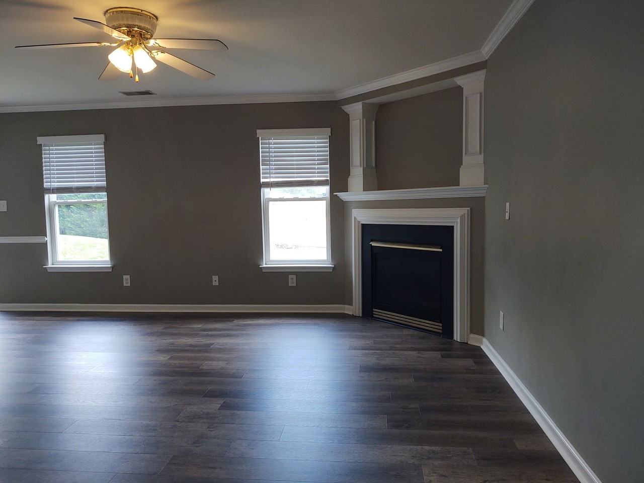 7302 Woodbourne Ln - Photo 6 of 17