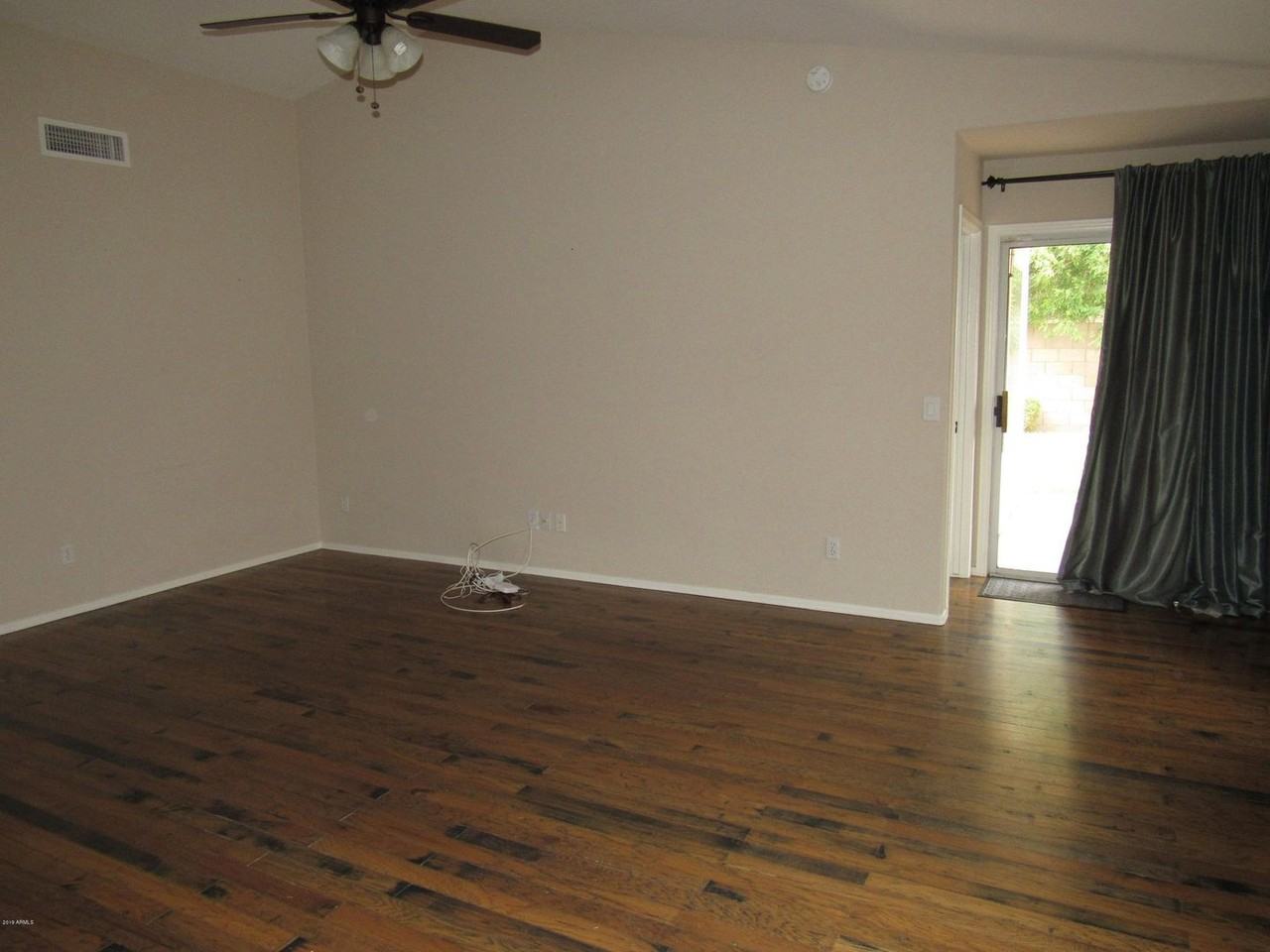 102 W Gail Dr - Photo 3 of 20