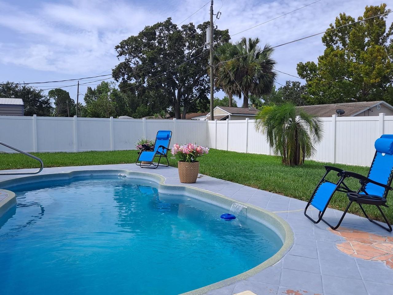 3208 Royal Palm Dr - Photo 3 of 38