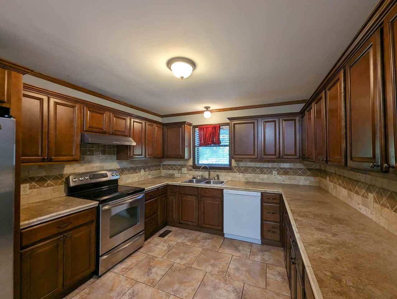 2444 Goff Dr - Photo 2 of 15