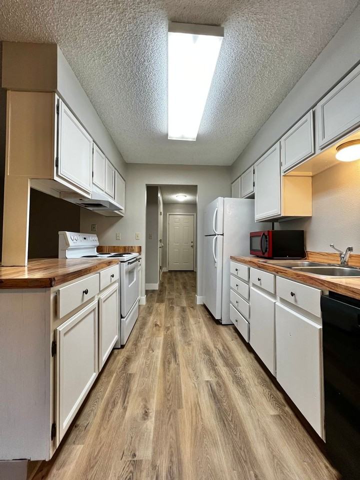 2913 Worthington Ave - Photo 6 of 25