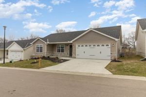 featured image of 14 E Persimmon Dr