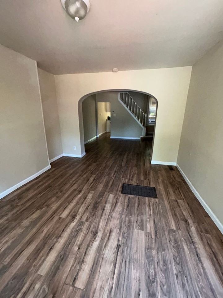 116 Old Rose St - Photo 2 of 12
