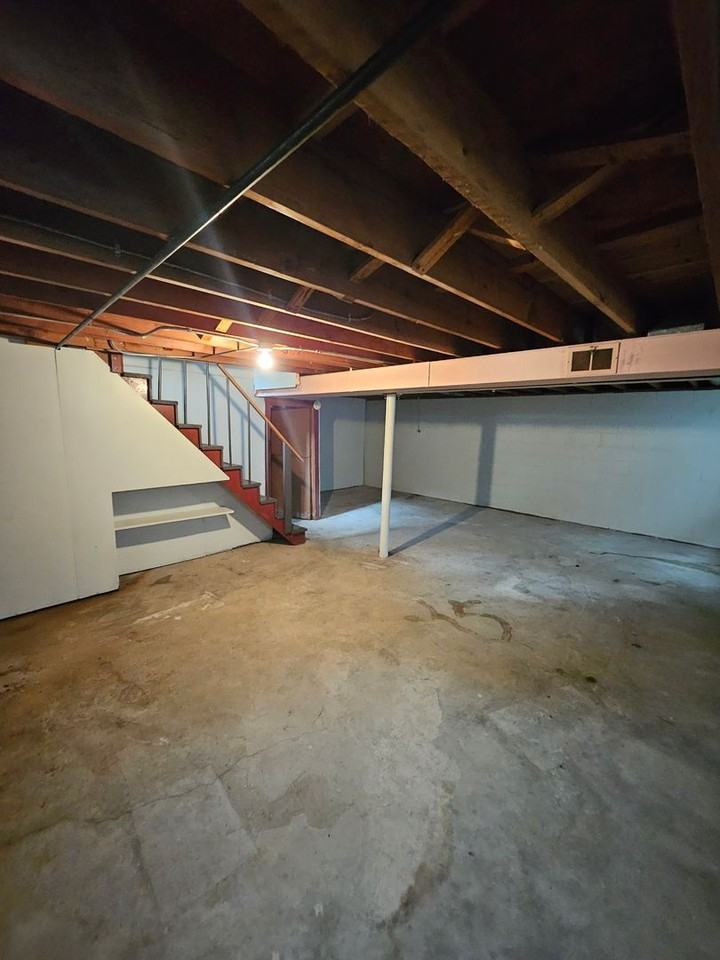 1554 S Alvord Blvd - Photo 2 of 14