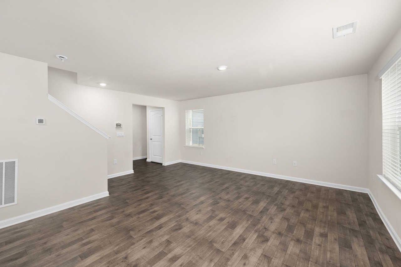 56 Currant Cir - Photo 3 of 34