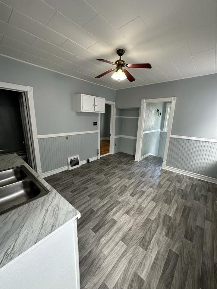 4028 N 24th St - Photo 2 of 23