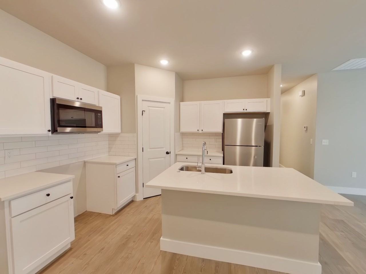 12778 Wheatland Ct - Photo 5 of 17