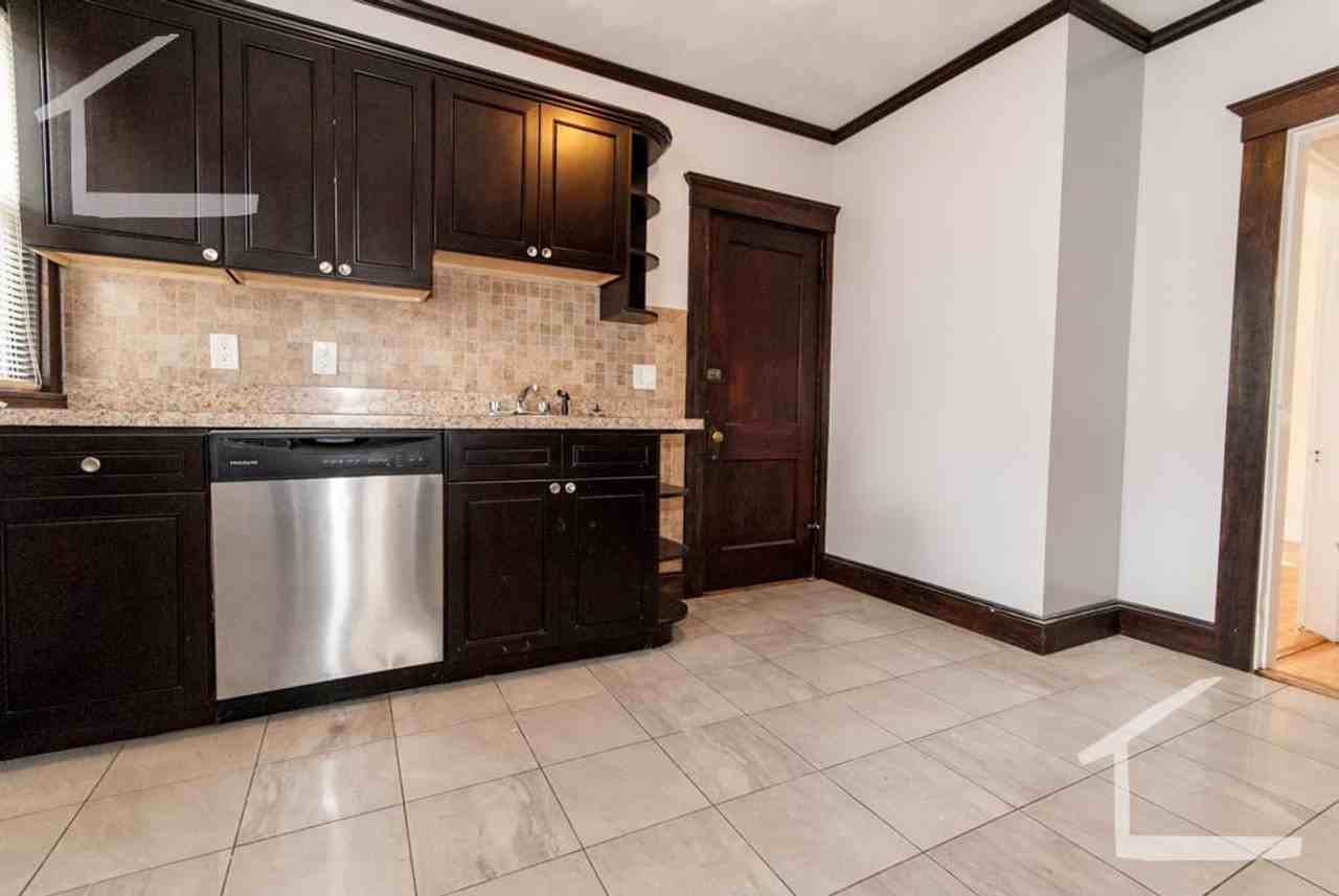 6 Upcrest Rd - Photo 4 of 10