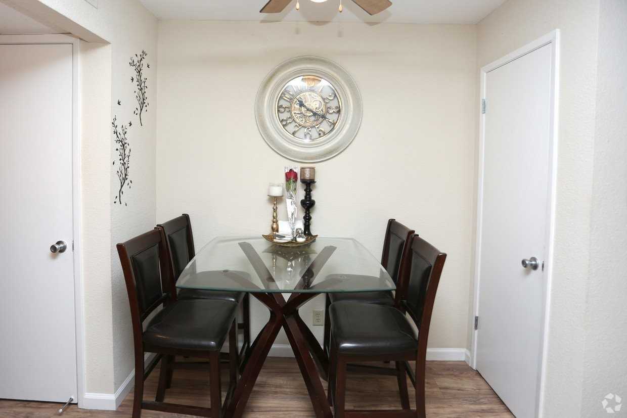 Pinewood Apartments - Photo 4 of 19