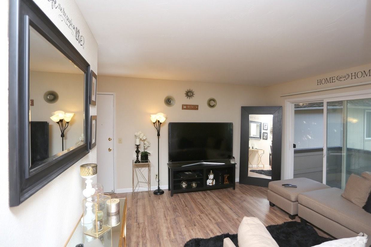 Pinewood Apartments - Photo 6 of 19