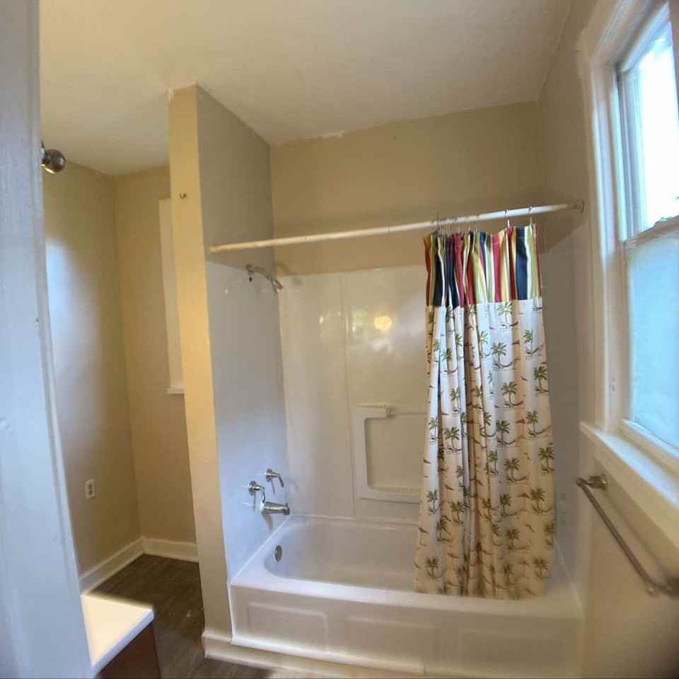 2 2344A South 18Th Street - Photo 2 of 9