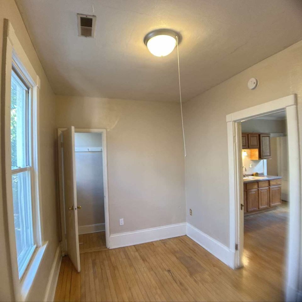 2 2344A South 18Th Street - Photo 3 of 9
