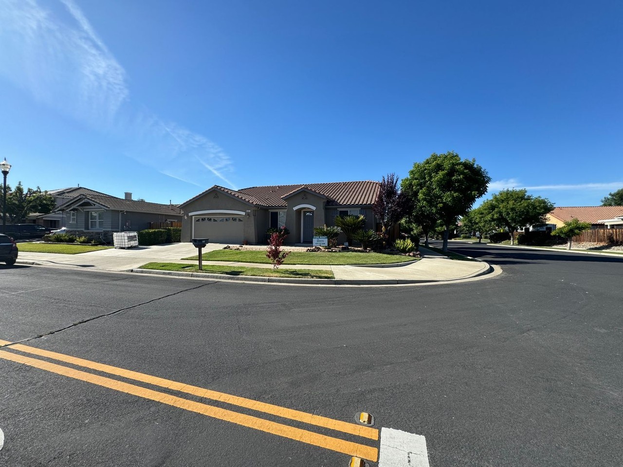 531 Coconut St - Photo 2 of 27