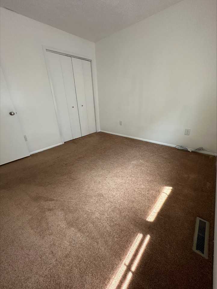 14350 16 Mile Rd Unit A - Photo 2 of 9