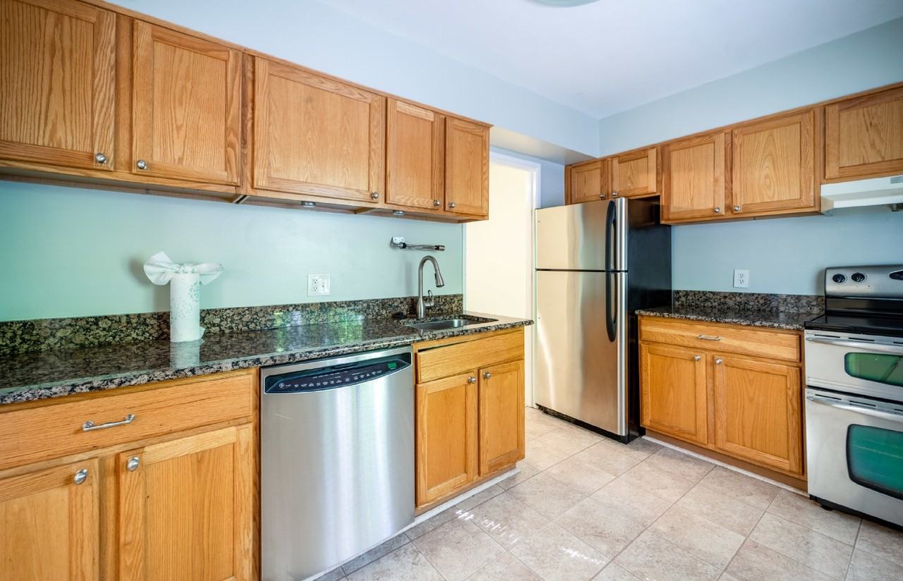 2455 Pyrenees Ct - Photo 6 of 34