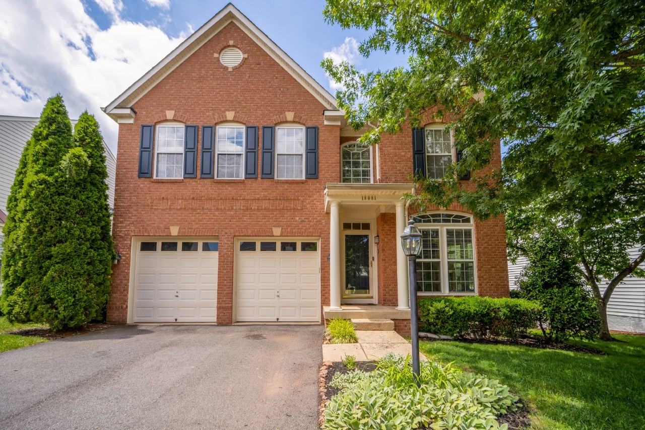 18081 Camdenhurst Dr - Photo 2 of 50