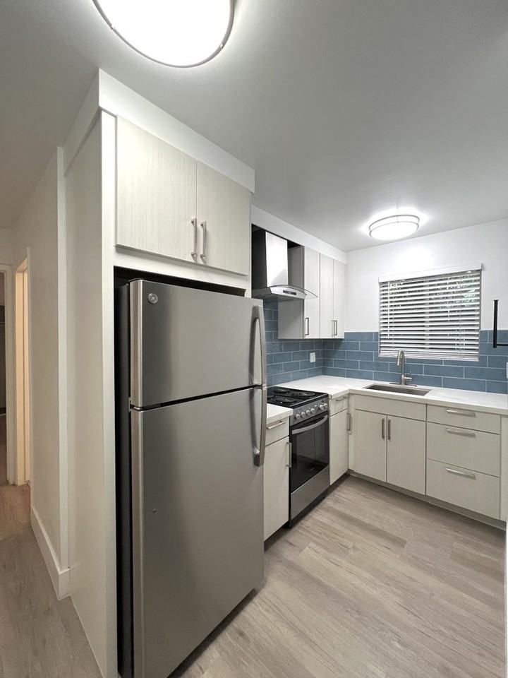 1722 G St NEW - Photo 2 of 30