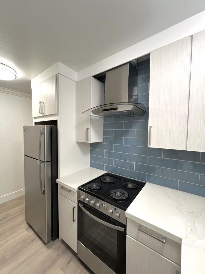 1722 G St NEW - Photo 5 of 30