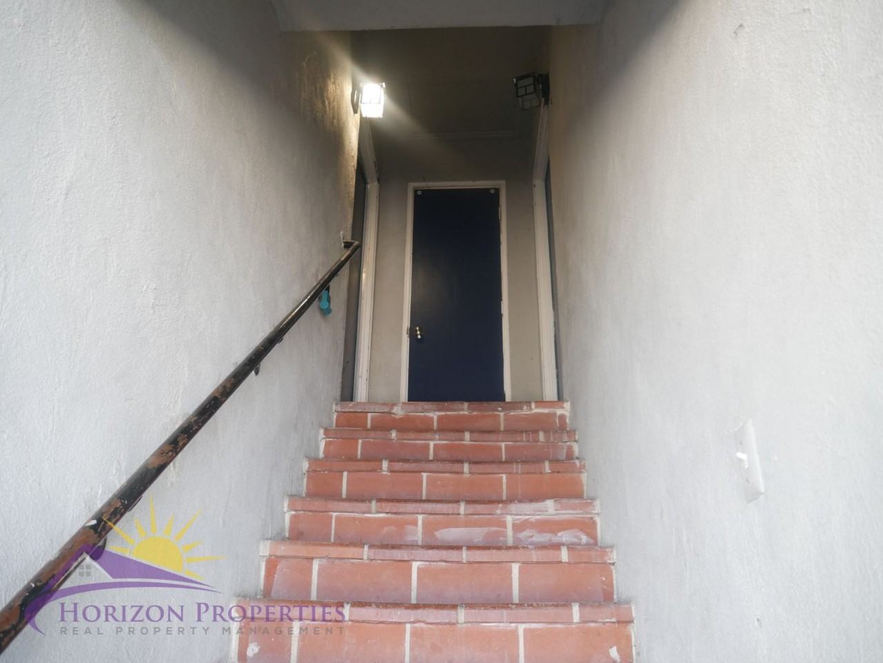 1617 Arcade Blvd #16 - Photo 5 of 17