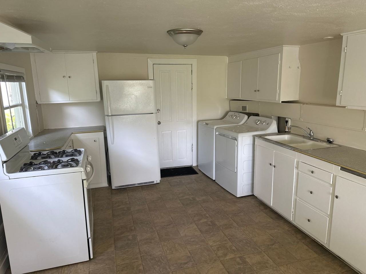 1007 S 9th - Photo 3 of 9