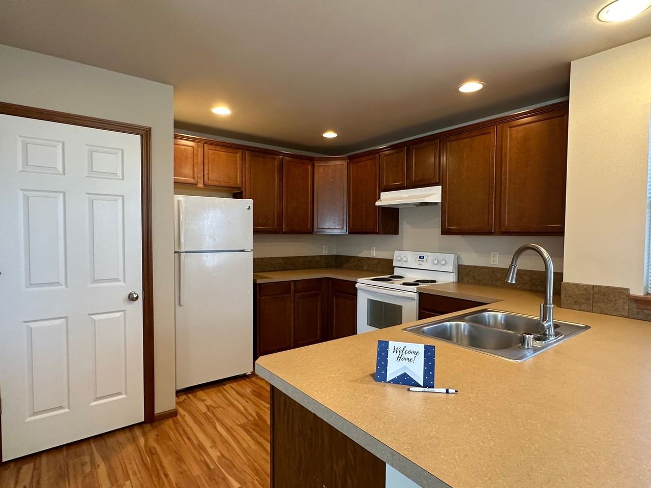 LE5772 - Photo 2 of 11