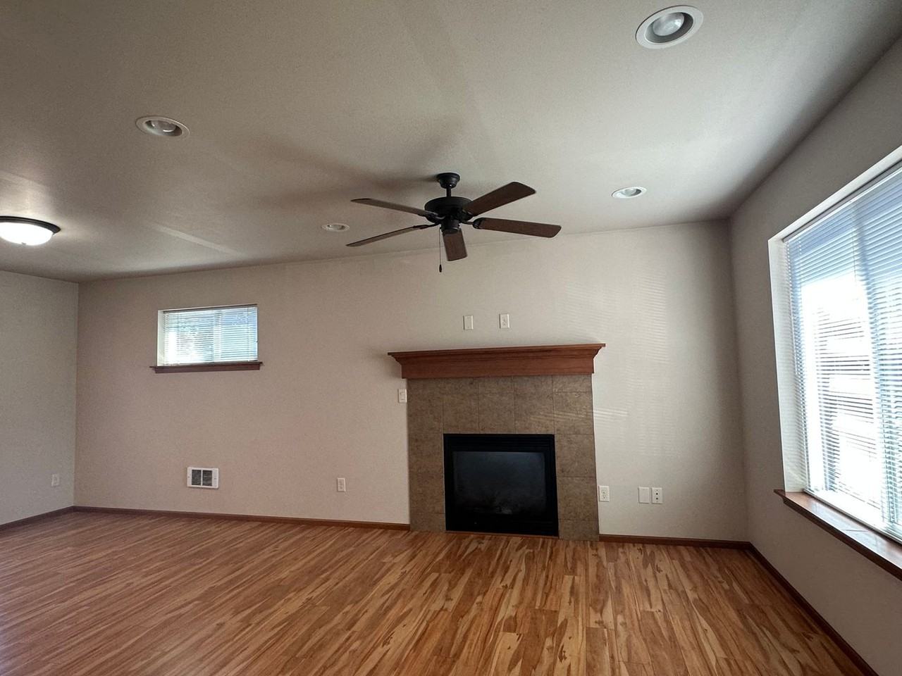 LE5772 - Photo 3 of 11