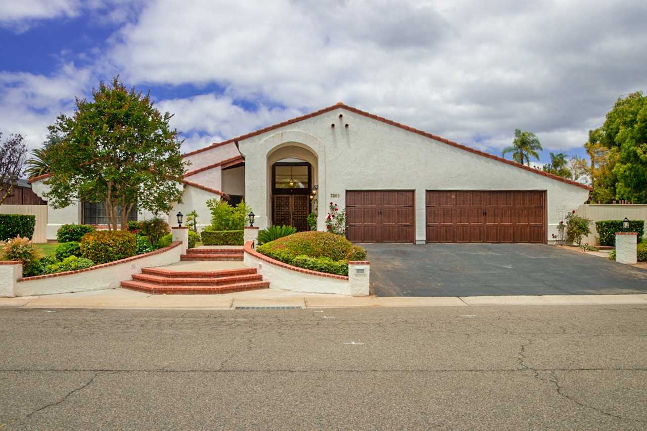 3209 Avenida Hacienda - Photo 3 of 44