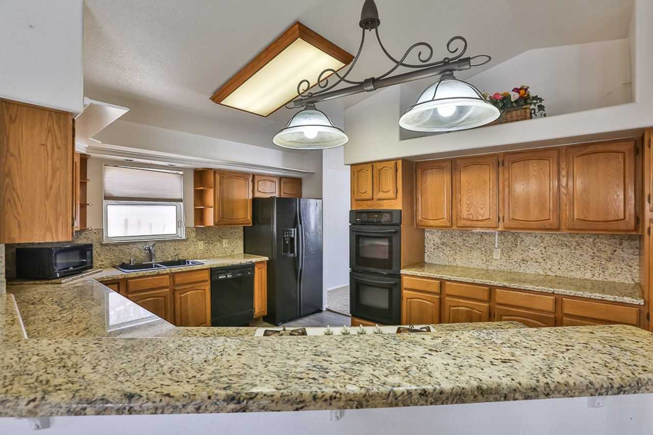 7353 Rockwood Ct - Photo 2 of 12