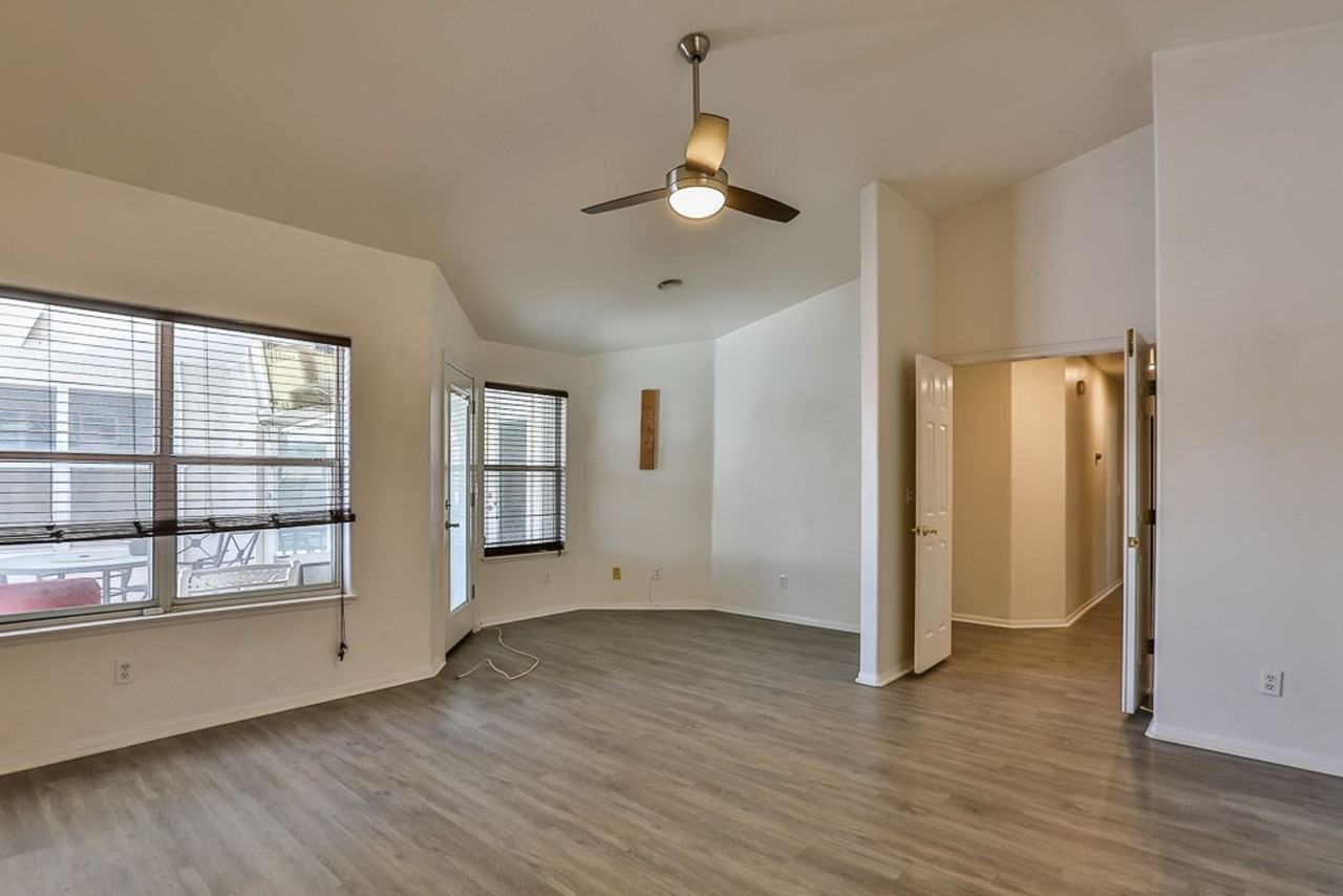 7353 Rockwood Ct - Photo 5 of 12