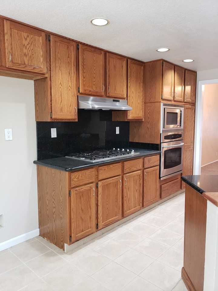 433 N Lexington Dr - Photo 3 of 18