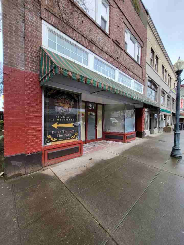 r264h Hackett - Photo 2 of 2