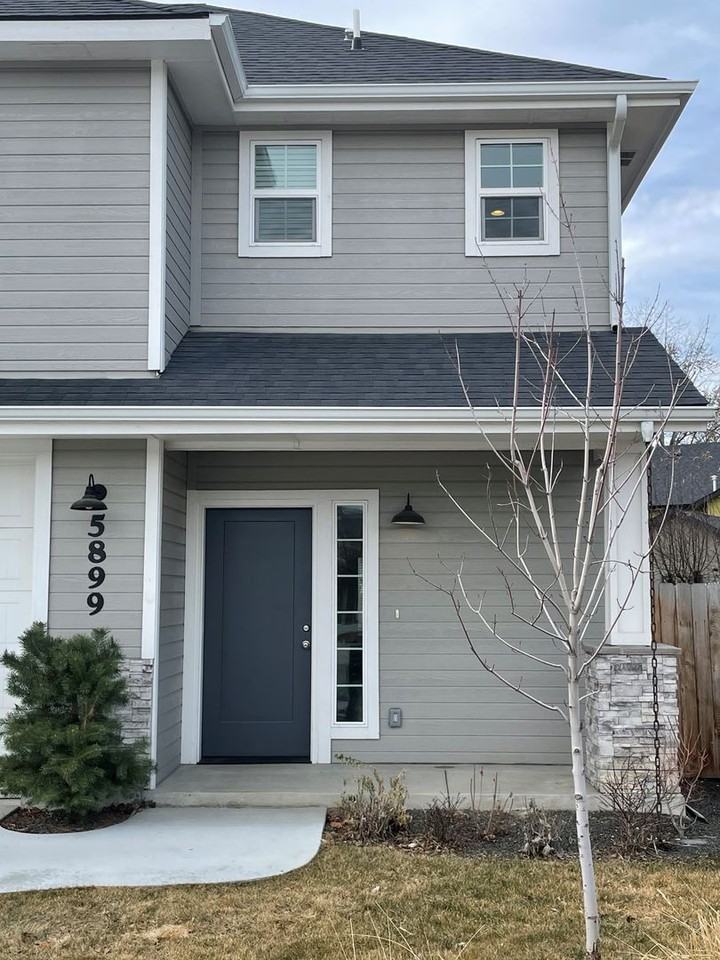 5899 N Lakeshore Way - Photo 2 of 32