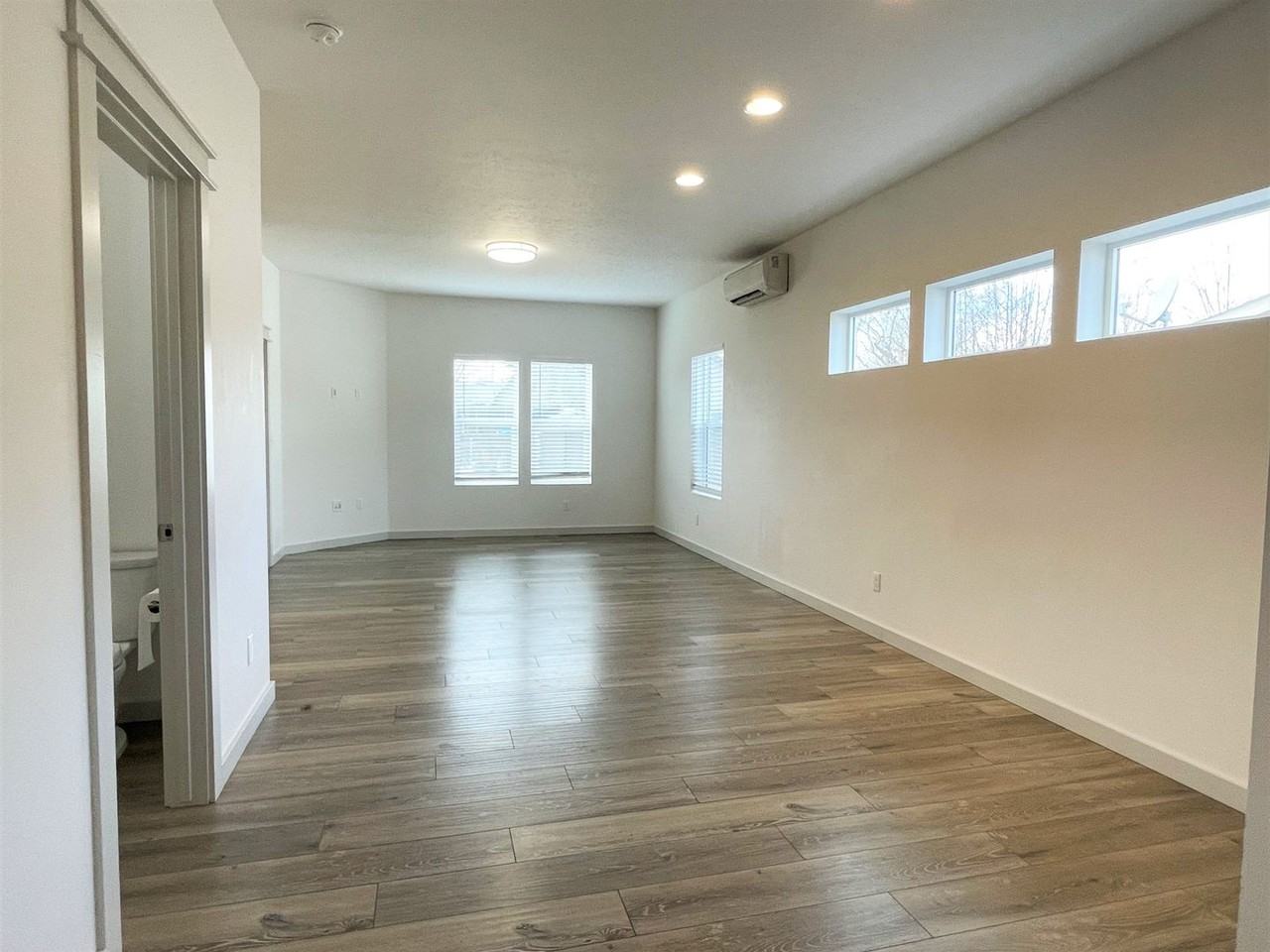 5899 N Lakeshore Way - Photo 7 of 32