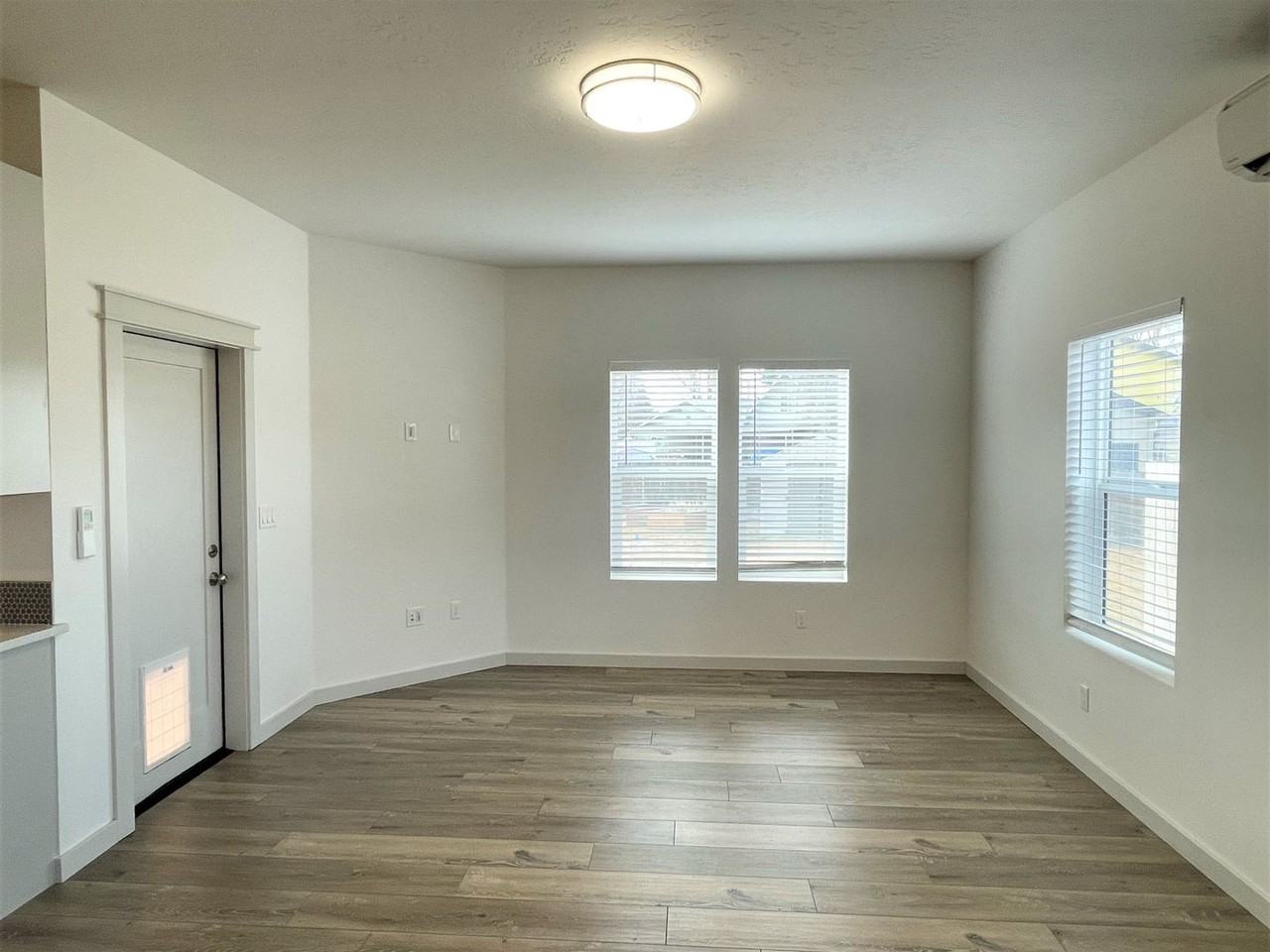 5899 N Lakeshore Way - Photo 5 of 32