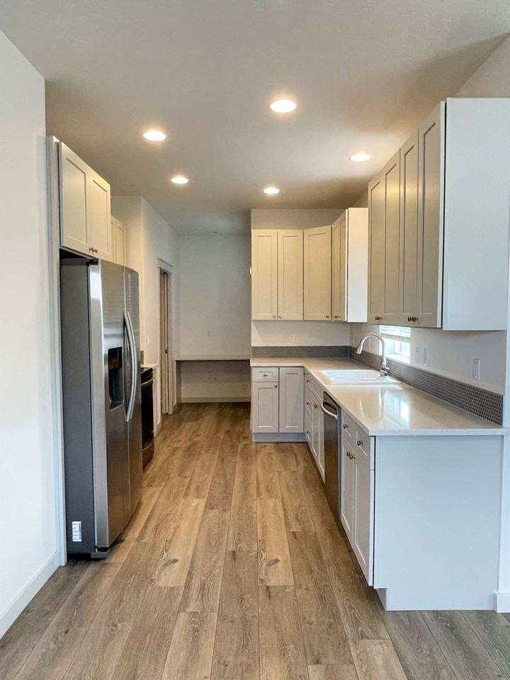5899 N Lakeshore Way - Photo 6 of 32
